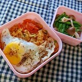 ドライカレーon目玉焼き